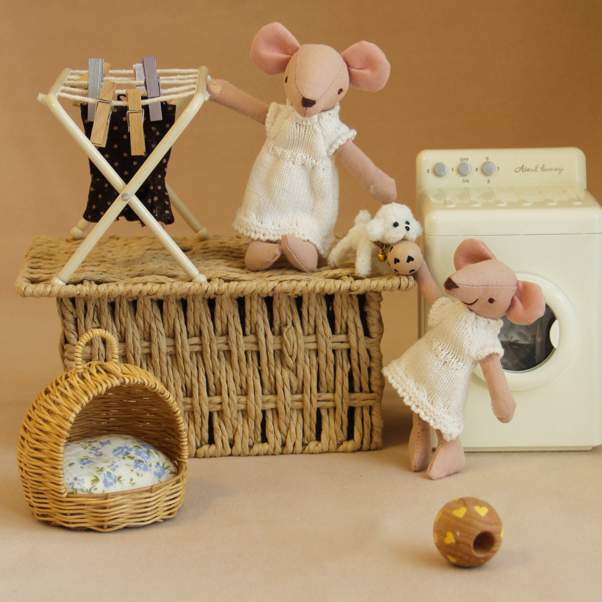 Home And Textiles Today - H13/15Cm Fabric Little Mouse with White